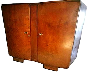 <p>Mueble Madera Ropero Antigüedad 2 Puertas Curvas</p>