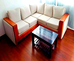 <p>Sillón  Esquinero + Mesa de Centro</p>