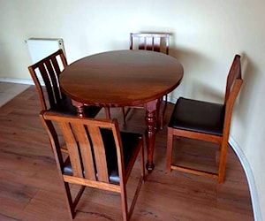 <p>Mesa de madera sólida chilena</p>