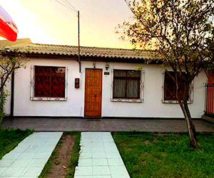 <p>ARRIENDO HABITACIONES</p>