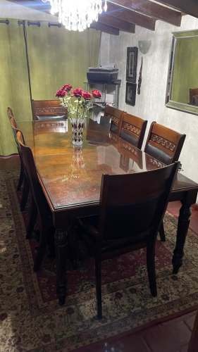 <p>Comedor 8 Sillas</p>