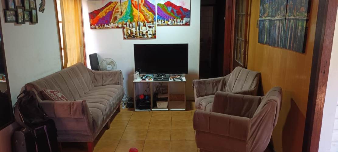 <p>Se vende LIVING de tela 3 cuerpos</p>