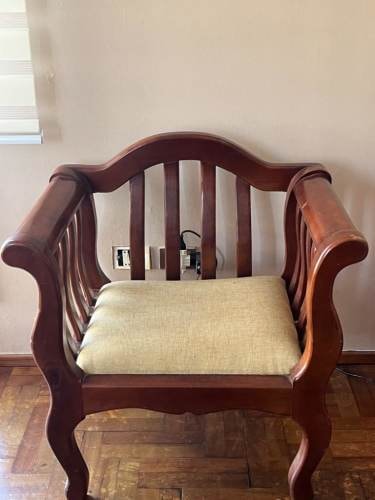 <p>Se vende sillón más sitial de Rauli</p>