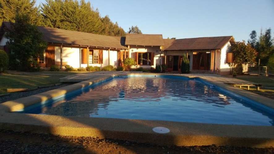 AMPLIA Y HERMOSA CASA, PISCINA, TRANQUILIDAD