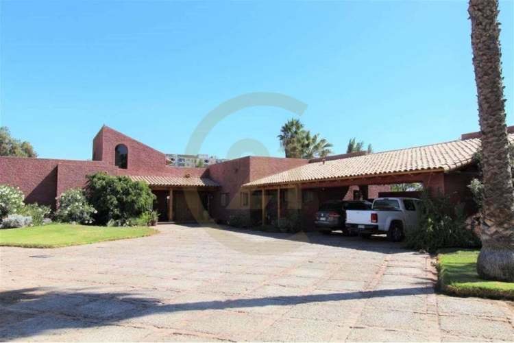 Se renta exclusiva casa, pueblo san fernando