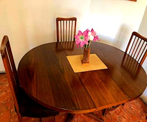 <p>Mesa comedor con 6 sillas</p>