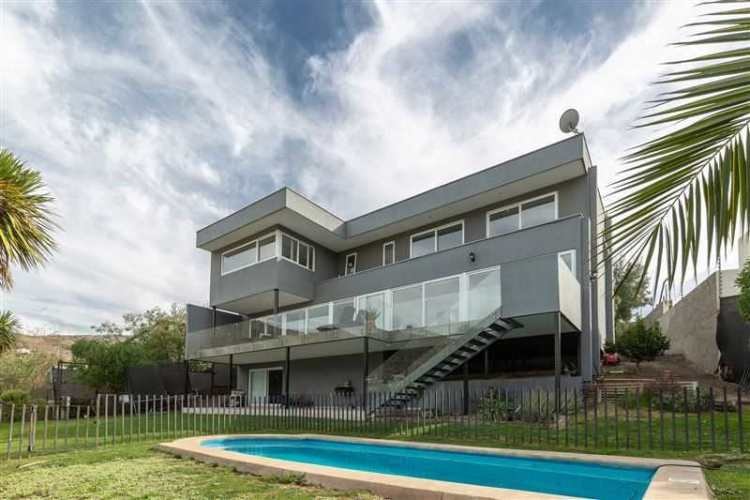 Casa estilo moderna en condominio La Reserv (45697)