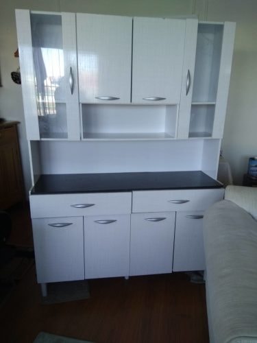 <p>EN PUNTA ARENAS VENTA MUEBLE COCINA BUEN ESTADO BLANCO INVIERNO</p>