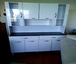 <p>EN PUNTA ARENAS VENTA MUEBLE COCINA BUEN ESTADO BLANCO INVIERNO</p>