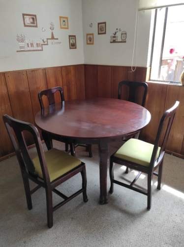 <p>Comedor madera redondo</p>