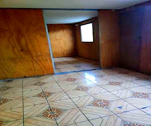 <p>Arriendo piezas, oh..Cómo bodega</p> image