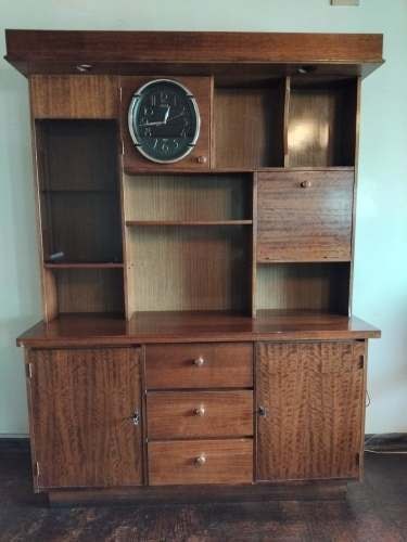 <p>Mueble madera tipo biblioteca</p>