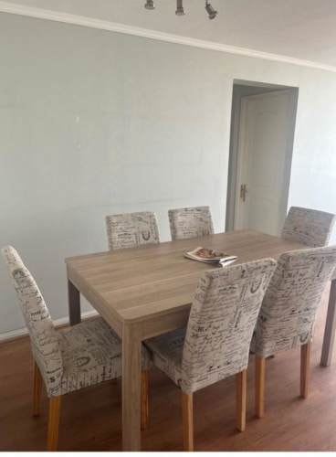 <p>Venta juego de comedor .6 sillas . Marca Hommy</p>