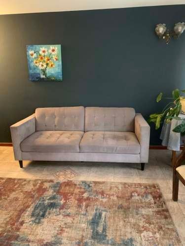 <p>SOFA color GRIS excelente estado</p>