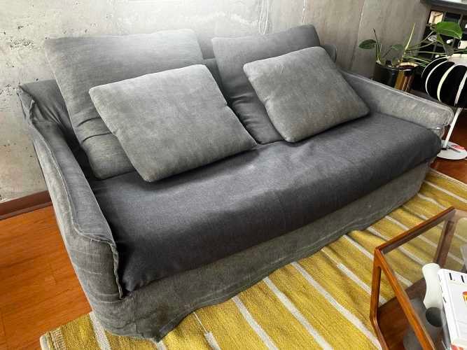 <p>sofa gris - marca MILK</p>