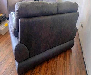 <p>Sofa de cuero</p>