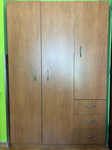 <p>Closet 3 Puertas 180x120x51 Cm</p>