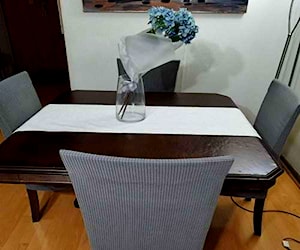 <p>Vendo comedor usado con 4 sillas</p>