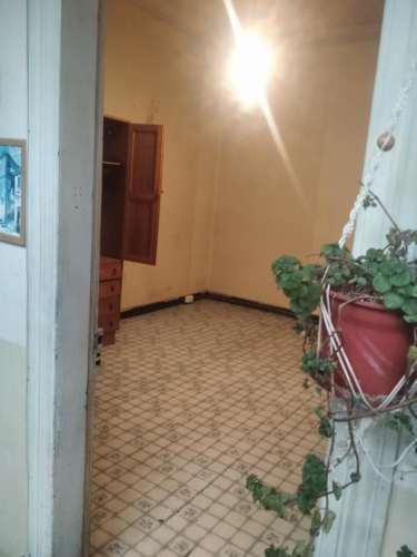 <p>Arriendo Habitación amoblada en el corazón de Valparaíso, Colon con Las Heras</p> image