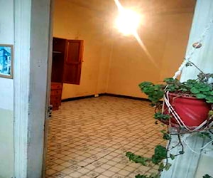 <p>Arriendo Habitación amoblada en el corazón de Valparaíso, Colon con Las Heras</p> image