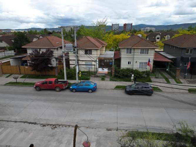 CASA DE USO COMERCIAL FRENTE AL TUE