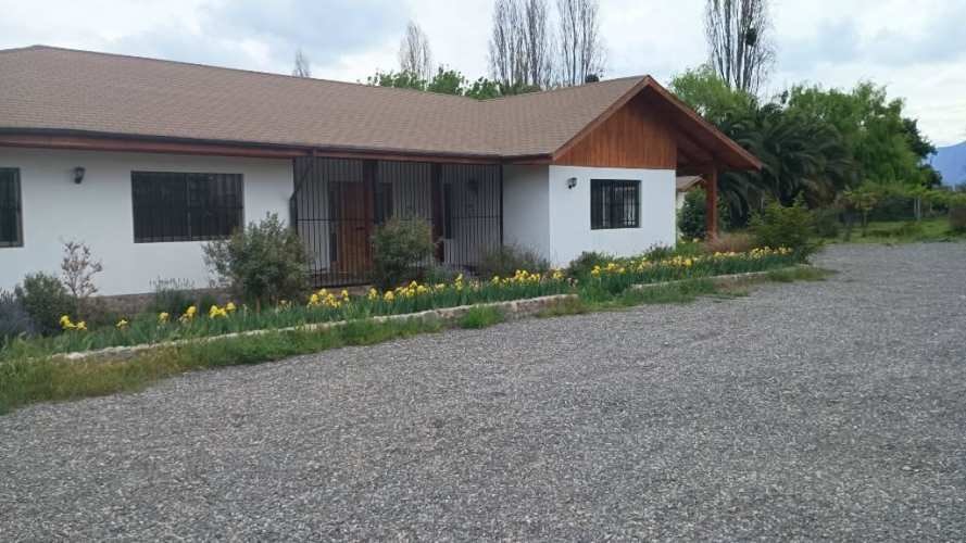 Arriendo talagante hermosa casa en parcela