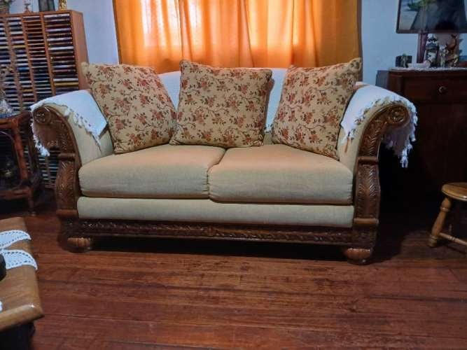 <p>Sofa antiguo 2 cuerpos</p>