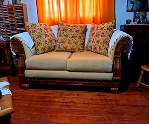 <p>Sofa antiguo 2 cuerpos</p>