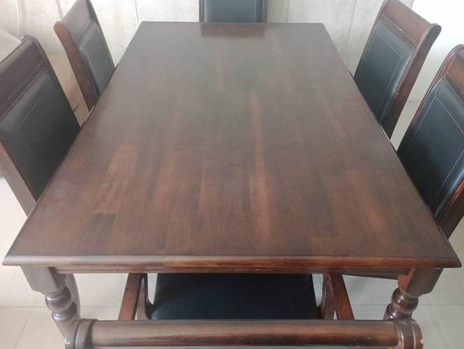 <p>Comedor 6 sillas</p>