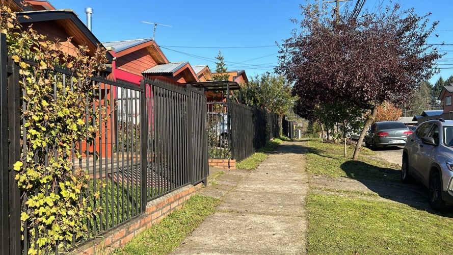 Casa ubicada en Villa Pilmaiquen , comuna de Padre Las Casas .