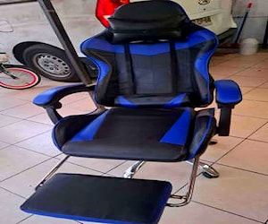 <p>Silla gamer azul</p>