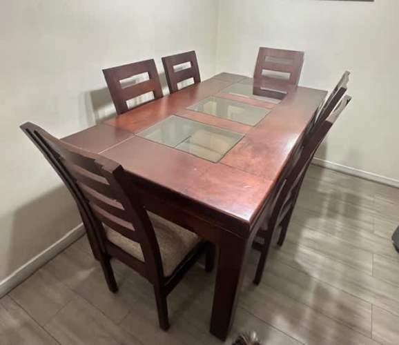 <p>Juego comedor 6 sillas</p>