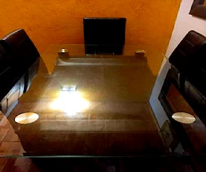 <p>Comedor cubierta de vidrio</p>