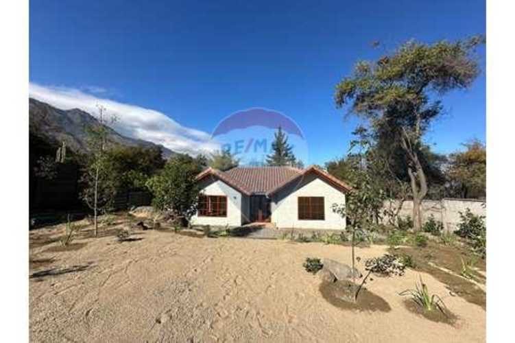 Amplia y luminosa casa cecana a colegios