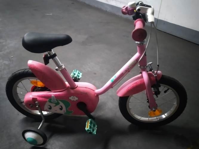 BICICLETA PARA NIÑA SEMINUEVA