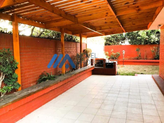 Linda casa en tranquilo condominio (50477)