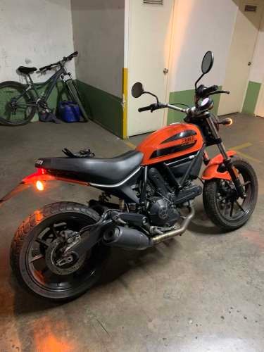 2017 Ducati Scrambler sixty2 naranja