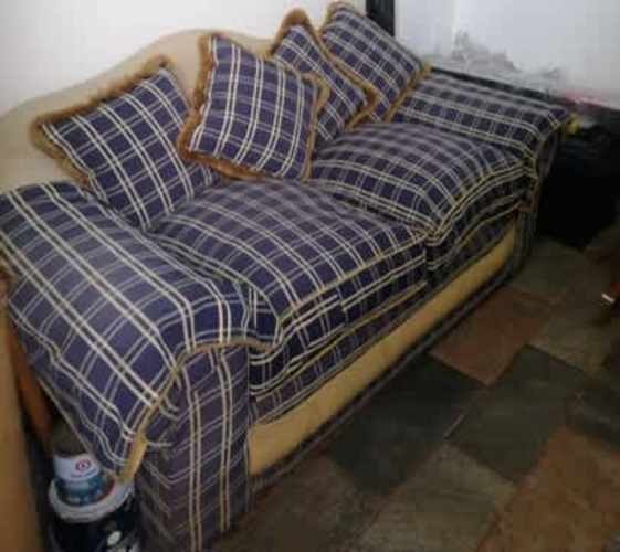 <p>VENDO SOFA 2 CUERPOS USADO</p>