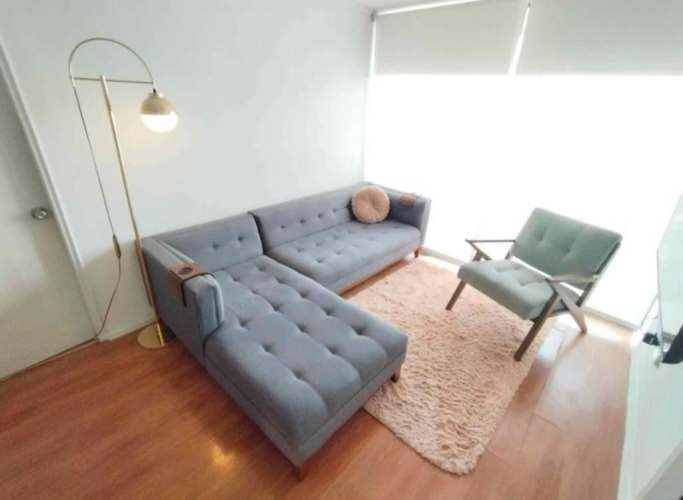 <p>Sillon Sofa Seccional Derecho en muy buen Estado, color Gris.</p>