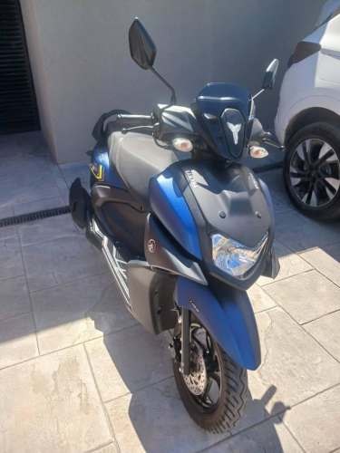 Moto yamaha ray zr