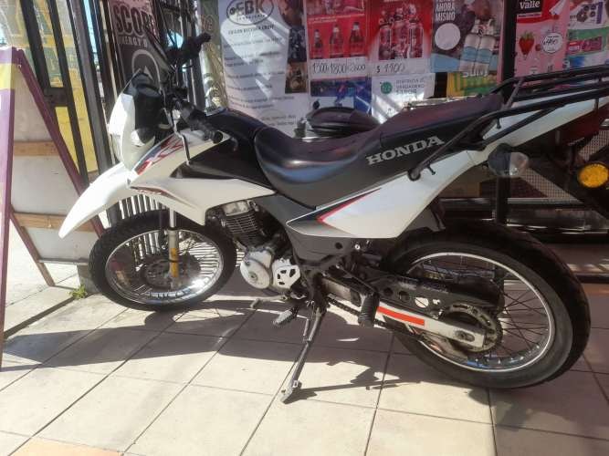 SE VENDE MOTO HONDA XR 150L AÑO 2016