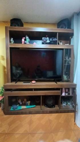 <p>Mueble de entretención como nuevo</p>