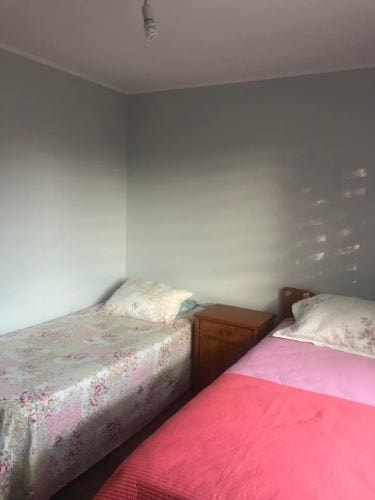 <p>Se arrienda habitación en casa familiar (Solo mujeres estudiantes o trabajadoras)</p>