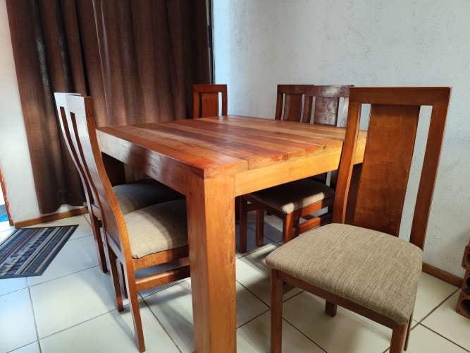 <p>Juego de comedor Madera</p>