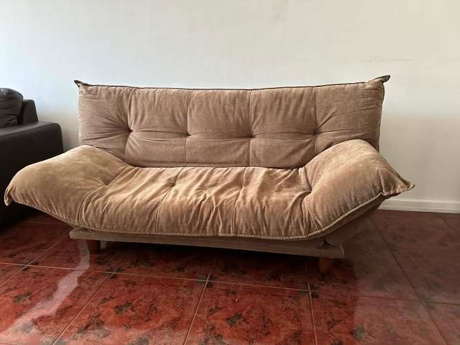 <p>vendo futon y cocina</p>