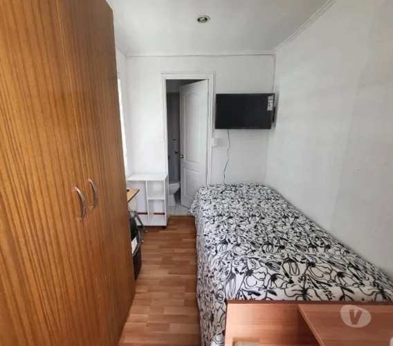 <p>Arriendo dos piezas metro Los domínicos</p> image