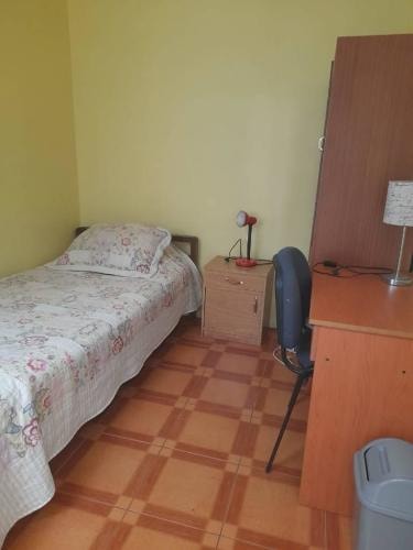 <p>Arriendo pieza a estudiante en Cerro Placeres</p>