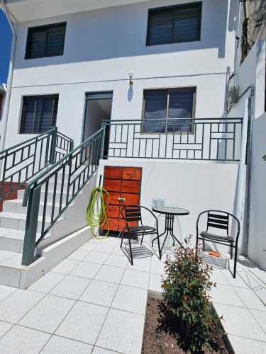 <p>Arriendo piezas en Hostal</p> image