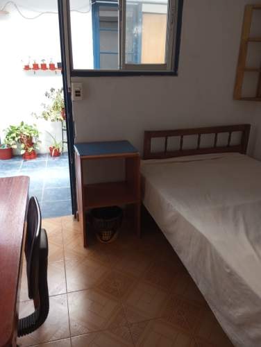 <p>Arriendo Pieza Amoblada. Solo damas universitarias.</p> image