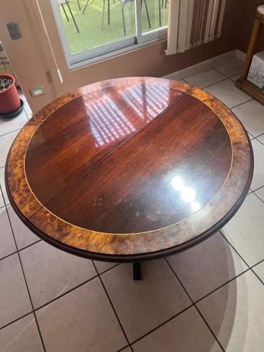 <p>Comedor circular expandible 4 sillas 1 sitial</p>